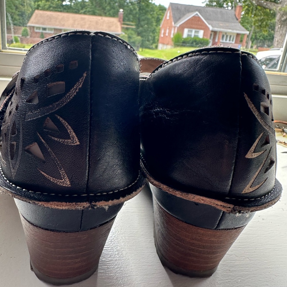 L'ATISTE Black Cutout Mary Jane Wedges - Picture 2 of 8